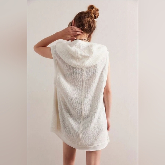 We The Free Beach Day Hoodie - Picture 4 of 6